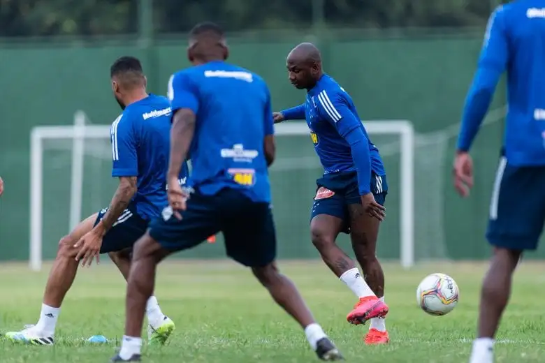 Cruzeiro visita o líder da Série B. Saiba como assistir!