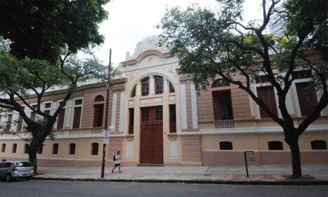 Na foto, Escola Estadual Barão do Rio Branco