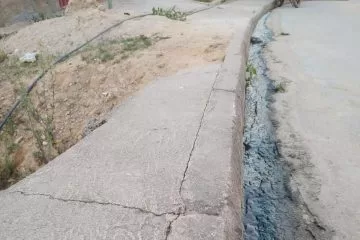 Moradores de Conceição do Mato Dentro convivem com enxurrada de esgoto na porta de casa