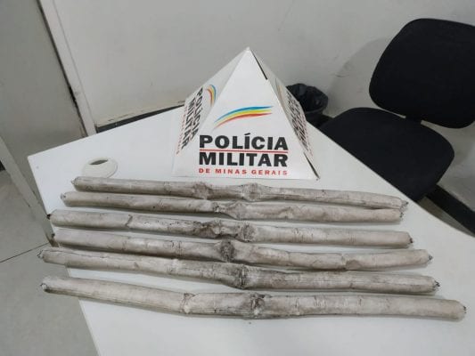 pm-apreende-bananas-de-dinamites-apos-homem-tentar-para-veiculos