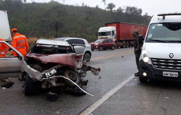 vitima-de-acidente-e-socorrida-em-estado-grave-na-br-381-em-caete