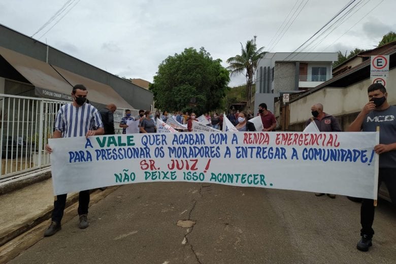 Moradores do Socorro realizam manifestação em Barão de Cocais