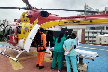 Motociclista é socorrido de helicóptero após acidente em trilha