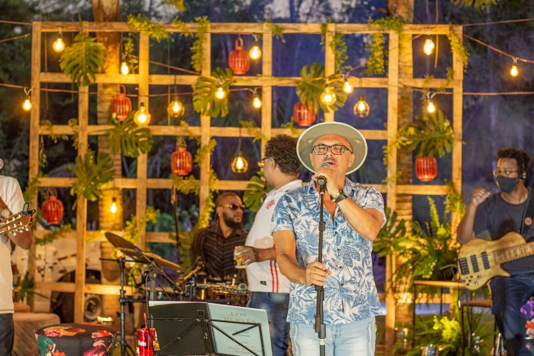e6177e6f-37dd-487f-9c66-d3c769def7db