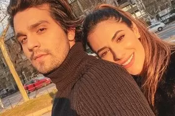 Jade Magalhães anuncia término com Luan Santana; cantor ainda não se pronunciou