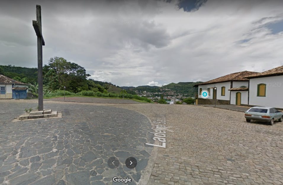 Idoso é socorrido com fratura após ser atropelado por moto