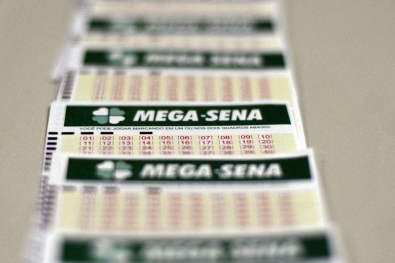 Mega-Sena acumula e pagará R$ 75 milhões no sábado
