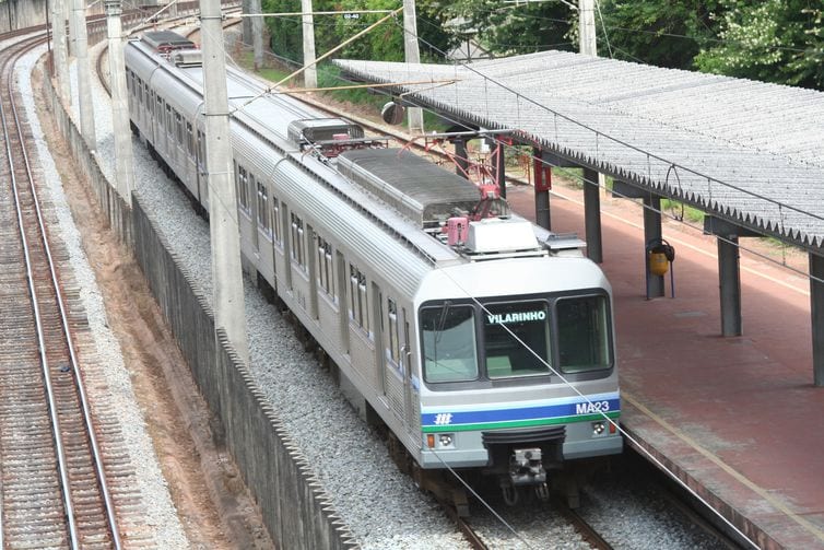 Metrô de BH vai entrar em greve a partir de segunda-feira