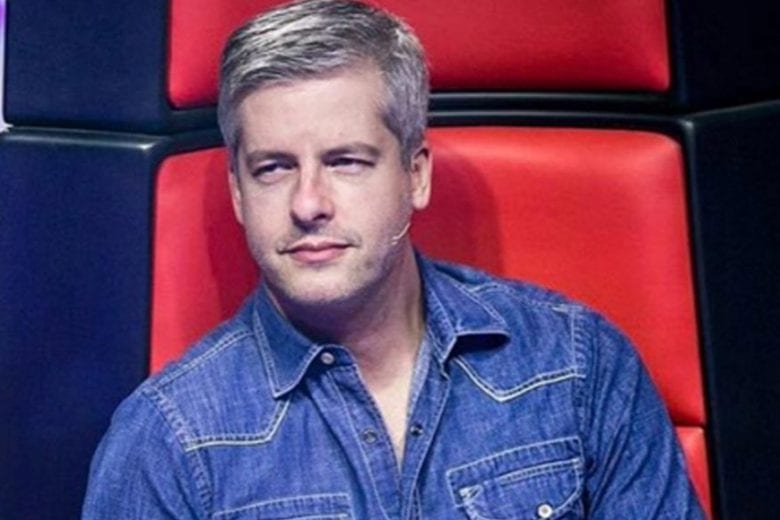Victor Chaves anuncia carreira solo após ser condenado por agredir a esposa grávida