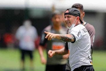 Sampaoli, zagueiro e sete profissionais do Atlético testam positivo para a Covid-19