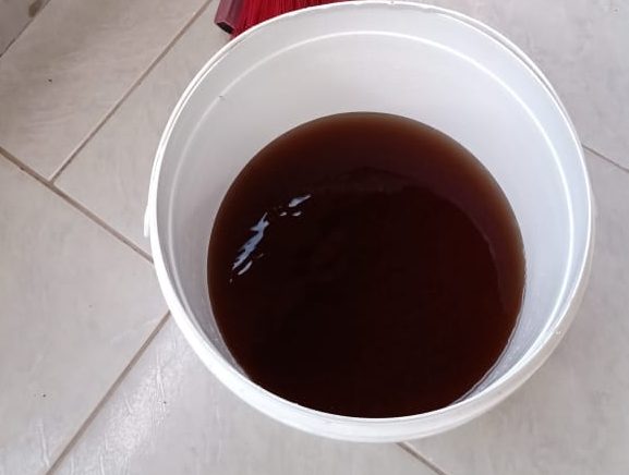 Moradores do Gabiroba reclamam de água suja há mais de uma semana