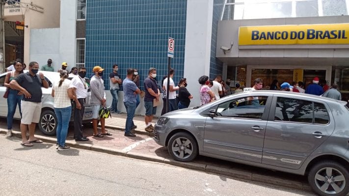 filas grandes na manhã dessa sexta-feira