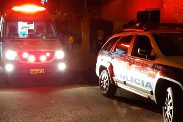 Mulher é socorrida inconsciente ao ser agredida com garrafada na cabeça