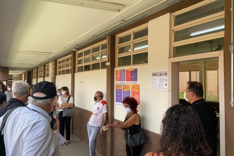 Com menos de três horas de votação, urna é trocada na Fide