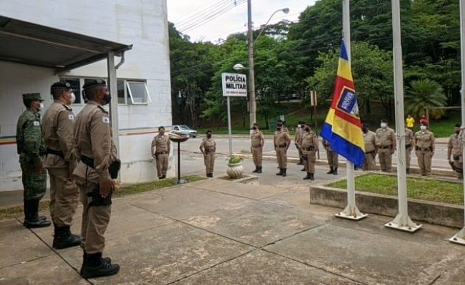 Polícia Militar de Monlevade realiza solenidade em homenagem ao Dia da Bandeira