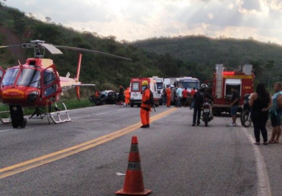 acidente-deixa-feridos-e-interdita-o-transito-na-br-381-em-ravena