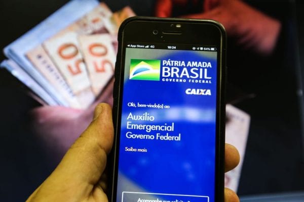 Câmara estuda aprovar auxílio emergencial antes de medidas fiscais