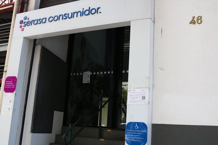 Dez milhões de pessoas podem quitar dívidas no Serasa por apenas R$ 50