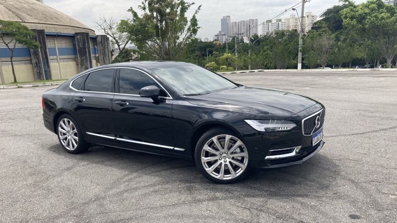 Testamos: Volvo S90 é um autêntico estradeiro de luxo