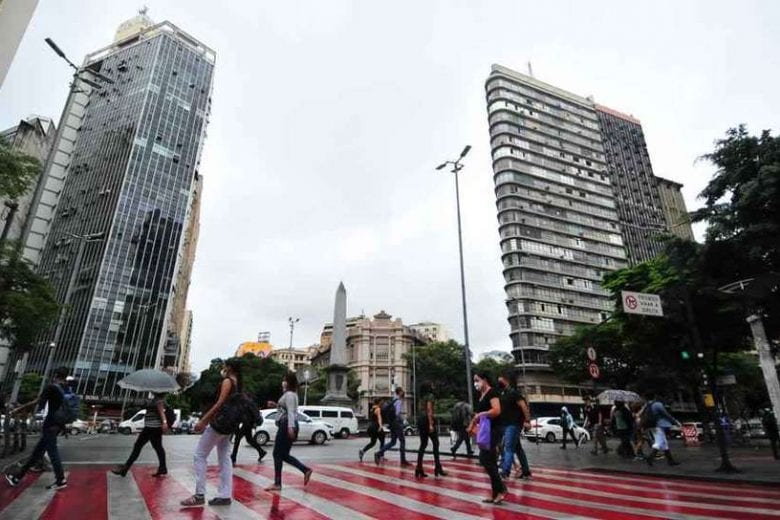 Belo Horizonte tem novas regras para público em eventos sociais, teatros e cinemas