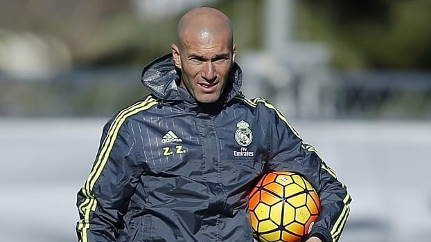 Zidane admite não ser intocável, mas se diz ‘forte’ para ajustar o Real Madrid