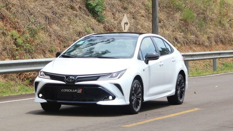 Toyota apresenta Corolla GR-S com motor 2.0 e visual esportivo