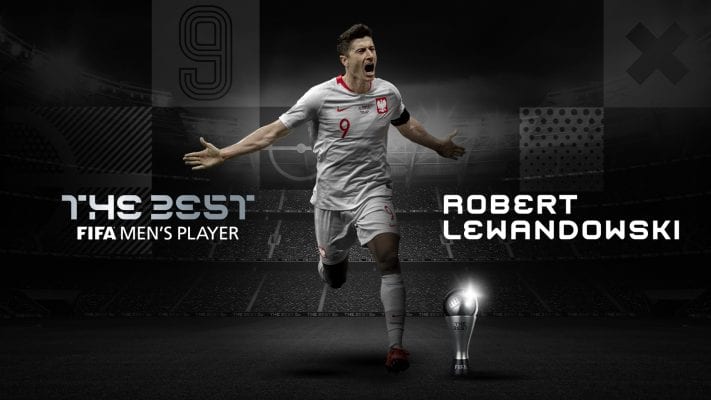 Lewandowski bate Messi e Cristiano Ronaldo e é eleito o melhor jogador do mundo