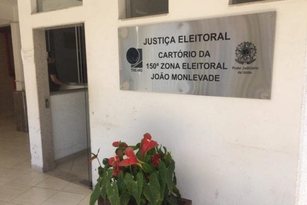 Divulgação falsa de intenção de votos gera multa de R$ 53 mil a servidora em Monlevade