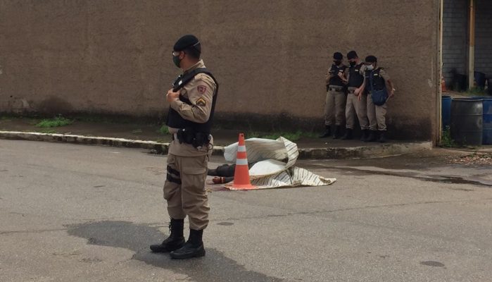 Homem é assassinado brutalmente no meio da rua em Monlevade