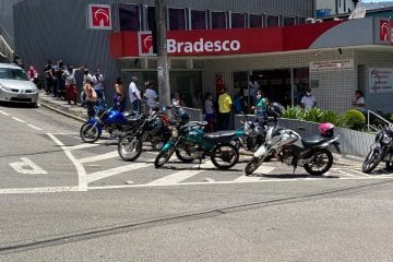 Filas nos bancos de Itabira diminuem, mas distanciamento social ainda é um problema