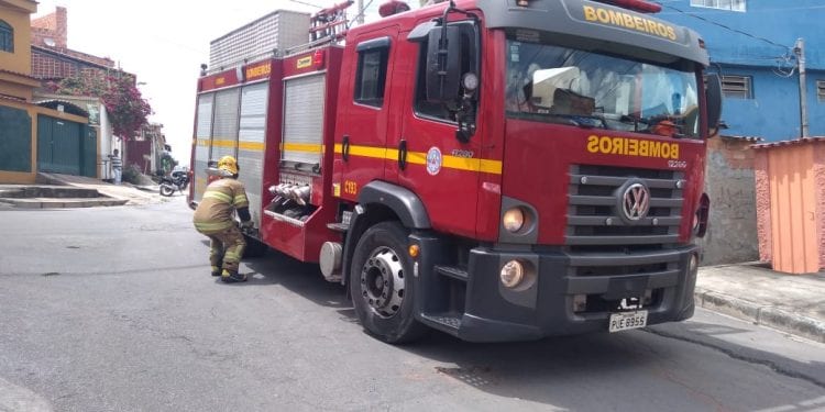residencia-pega-fogo-e-crianca-morre-apos-ser-socorrida
