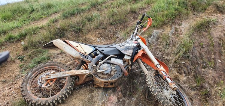 Motociclista é socorrido de helicóptero na Serra da Moeda