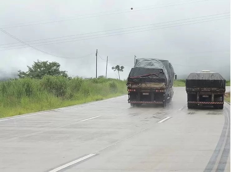 Com tempo instável, motoristas devem redobrar a atenção na BR-381