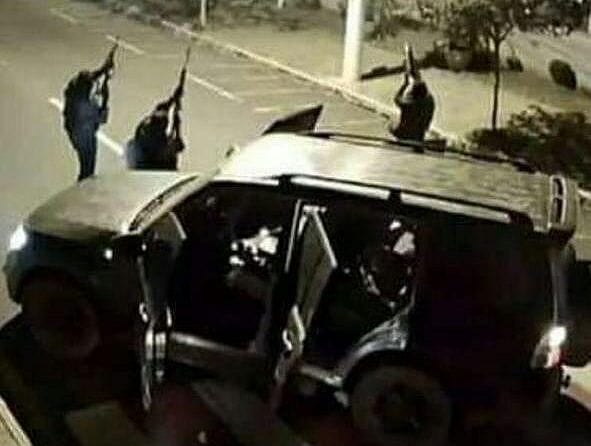 Quadrilha provoca terror no Centro de Criciúma, faz reféns e assalta banco