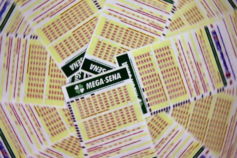 Acumulada, Mega-Sena sorteia hoje R$ 50 milhões