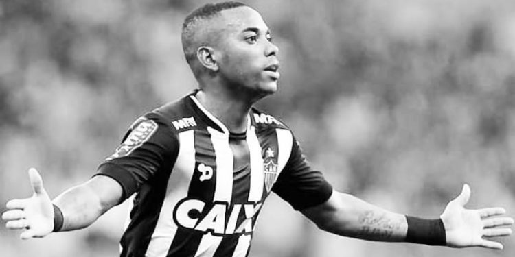 Robinho muda de versão e admite sexo com vítima de estupro em novos áudios