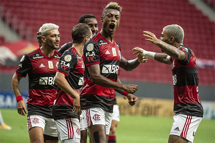 Flamengo derrota o Palmeiras e pula para o terceiro lugar no Brasileiro