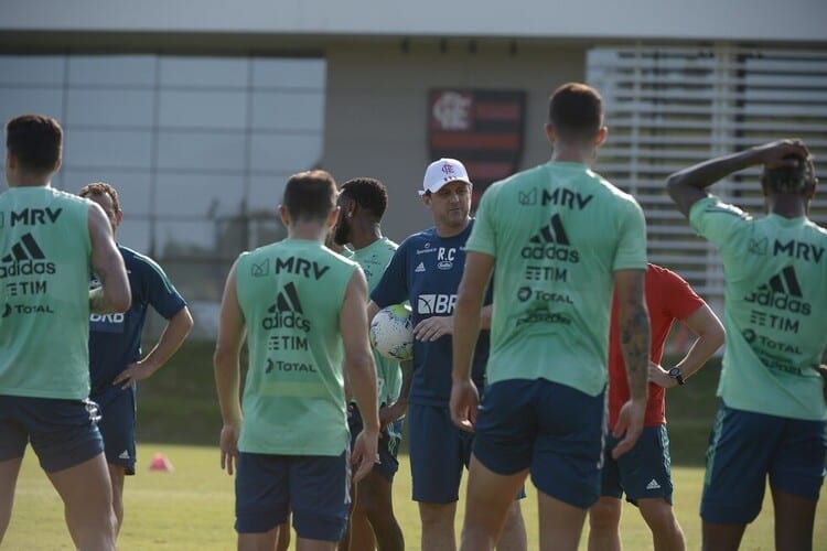 Rodrigo Caio e Diego Alves seguem fora dos treinos do Flamengo