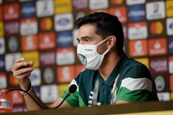 Na final da Libertadores, Abel Ferreira diz que 'verdadeiros heróis' são os que lutam pela vida na pandemia