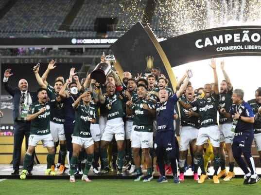 Palmeiras coroa temporada histórica com mais uma Libertadores