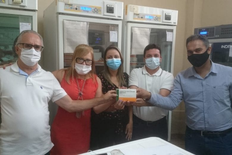 Dr. Laércio vai a Itabira buscar 1.600 vacinas para Monlevade