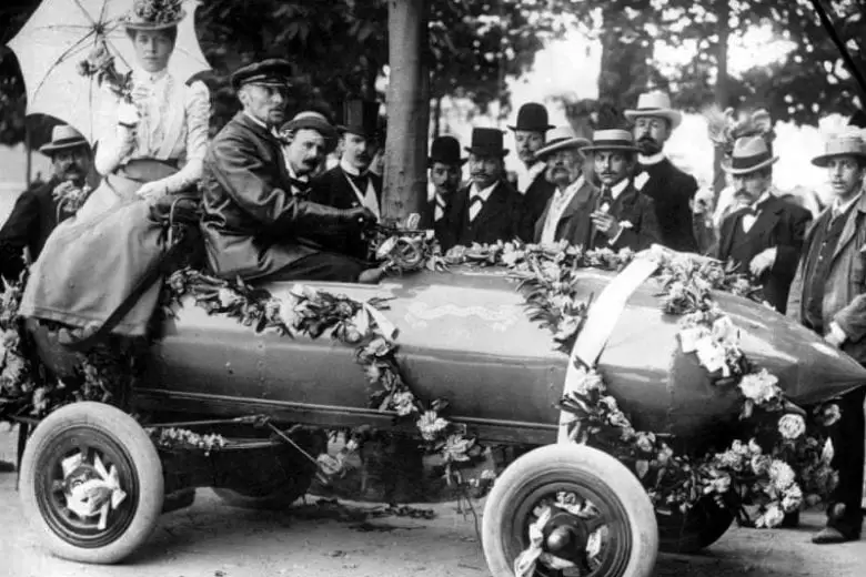 Primeiro carro a alcançar 100 km/h era elétrico; conheça a história do modelo