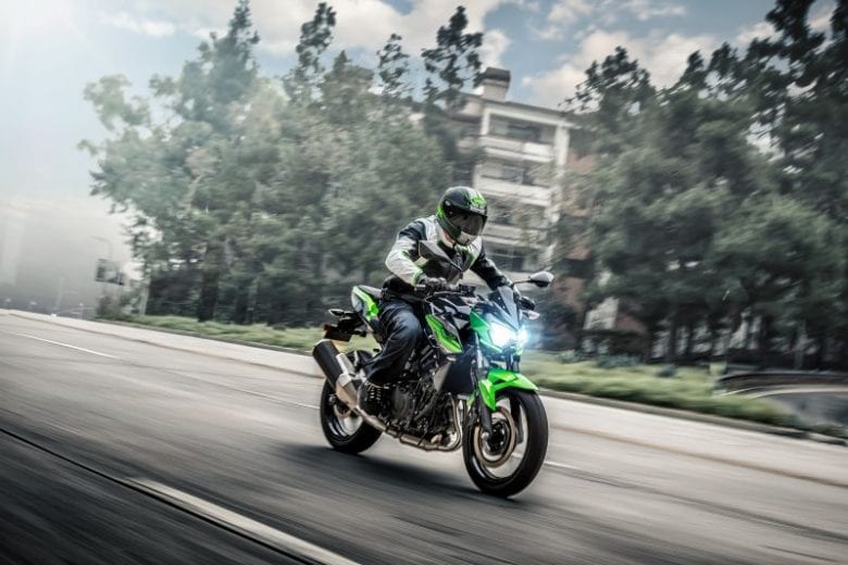 Kawasaki chama Ninja 400 e Z400 para recall