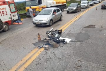 Motociclista que acidentou na BR-381 foi socorrido com provável fratura
