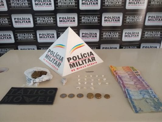 Polícia Militar apreende jovens com maconha e crack na Praça do Lindinho em Monlevade