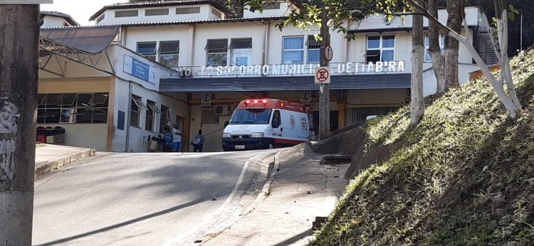 motociclista-fica-ferido-em-acidente-na-avenida-das-rosas