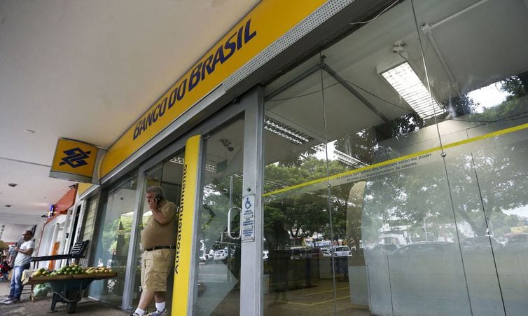 Bancos não abrem na última sexta-feira do ano