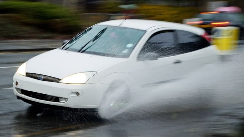 Chuva: 5 dicas para dirigir com segurança na estrada e na cidade