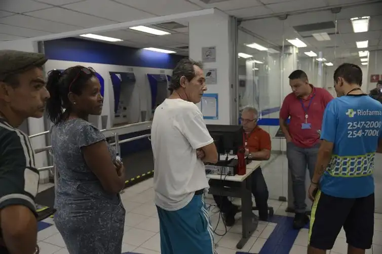 Nascidos em setembro podem sacar auxílio emergencial a partir de hoje