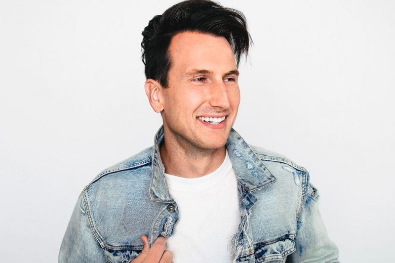 Russell Dickerson conta detalhes exclusivos do novo EP em entrevista ao Movimento Country